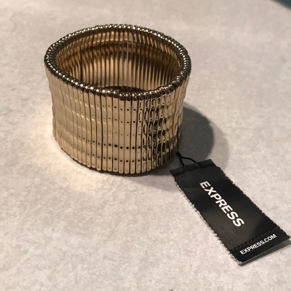 Express Jewelry - ✨Express Gold Bracelet✨